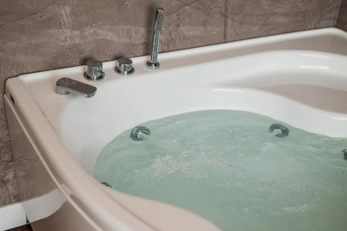 Rome Centre - Spacious Apartment - Jacuzzi - Ac - Wifi